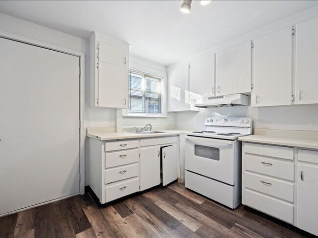 Foto del edificio - 928 W Ruby St