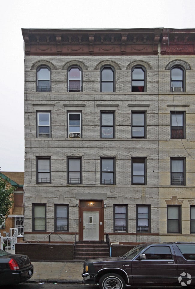 Primary Photo - 278 Chauncey St