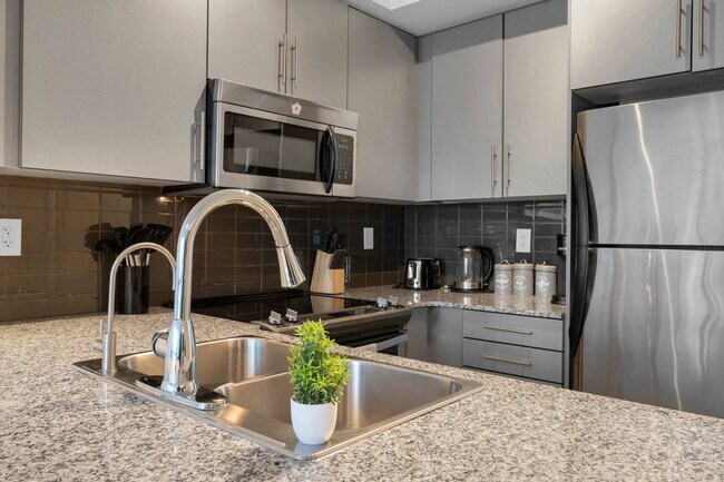 Photo du bâtiment - 35 Bremner Blvd