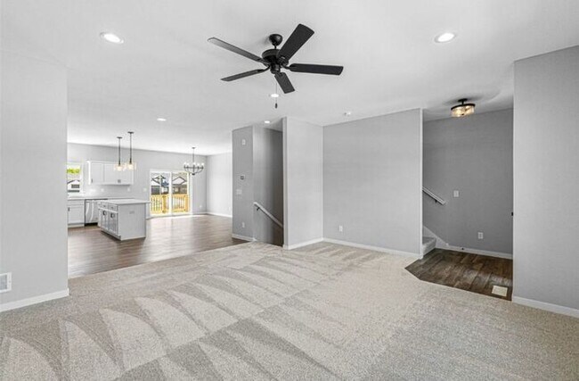 Foto del edificio - $2,650 | 3 Bedroom, 2.5 Bathroom Townhome | Newer Construction | No Pets | Available for August 1...