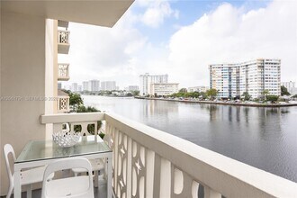 Building Photo - 1817 S Ocean Dr