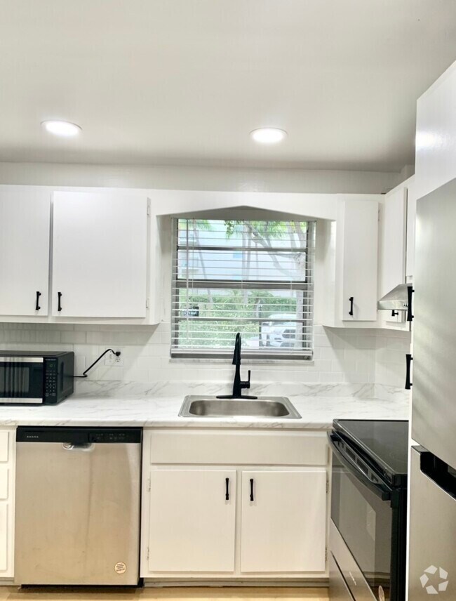 Royal Palm Forest Apartments for Rent with Utilities Included Boca