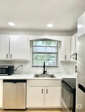 Building Photo - 100 Royal Palm Way