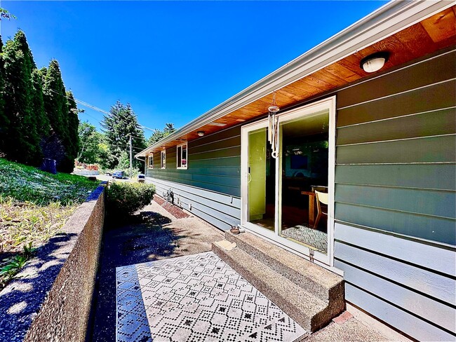 Building Photo - Rental with Views of Utsalady Bay and Mt B...