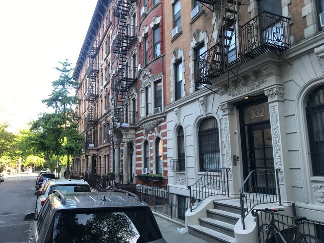 Foto del edificio - 332 E 18th St