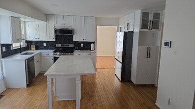 Building Photo - 5719 Rocky Run Dr