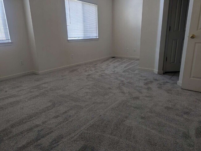 Building Photo - West Longmont townhome!