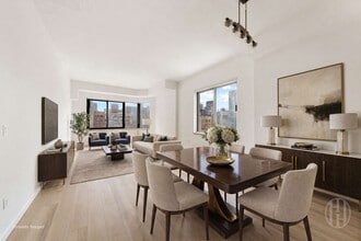 Building Photo - 201 W 72nd St
