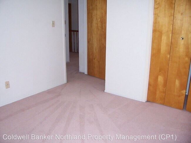 Building Photo - 3 br, 3 bath House - 1459 University Hgts ...