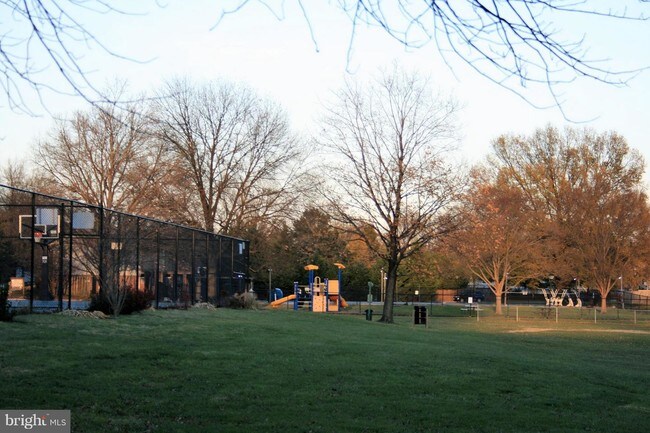 Building Photo - 2164 Monaghan Dr