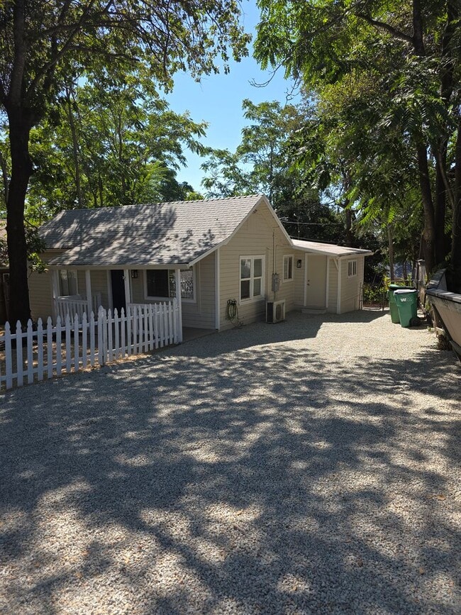 Building Photo - 4072 Flower St