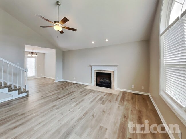 Building Photo - 1908 Sherman Court