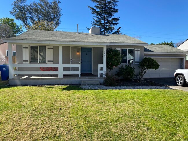 Foto del edificio - 4825 Arcola Ave