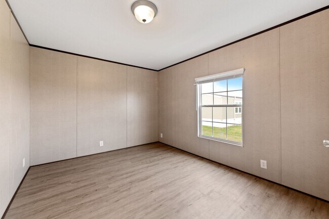 Building Photo - New Iberia Home