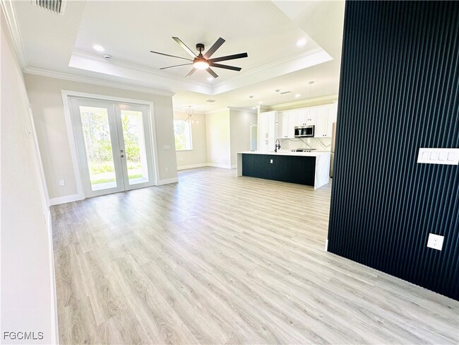 Building Photo - 771 Gaylord Ave S