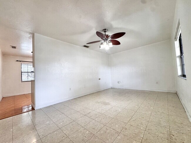 Building Photo - 1844 Sailfish Ct