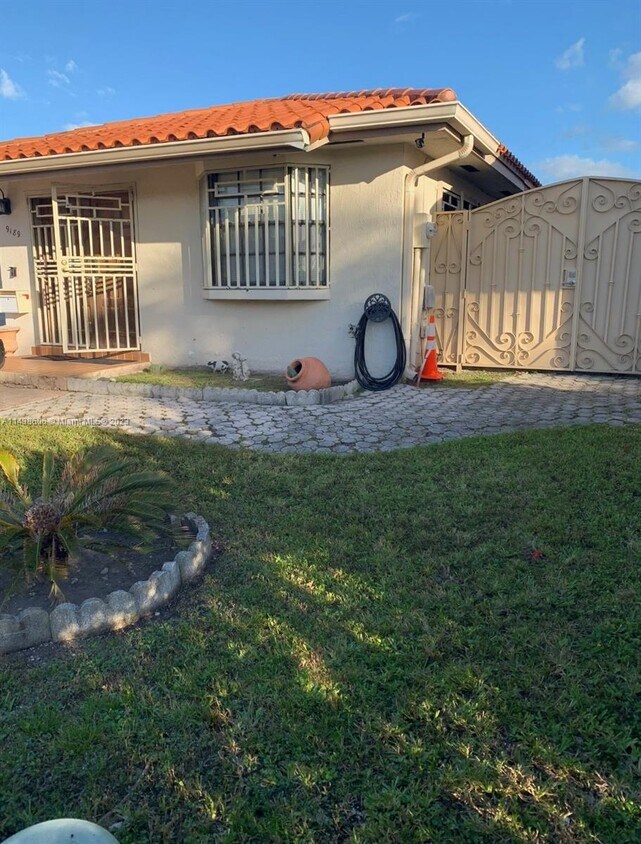 Primary Photo - 9189 NW 113th St