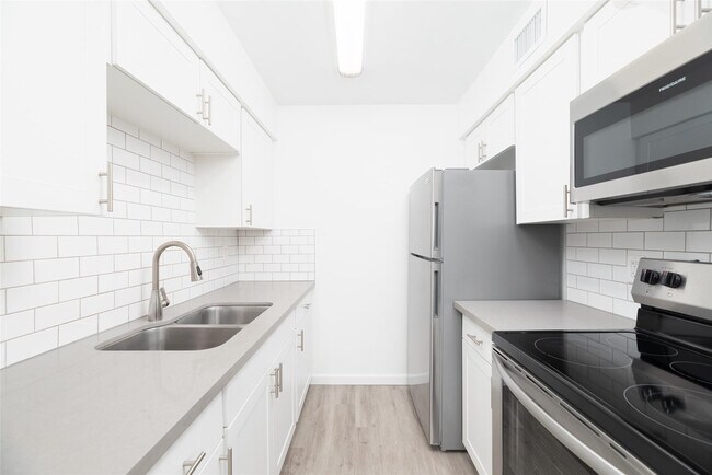 Foto del edificio - 1401 NE 17th Ct