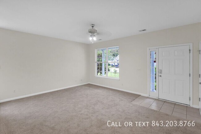 Foto del edificio - 8811 Tigershark Ave