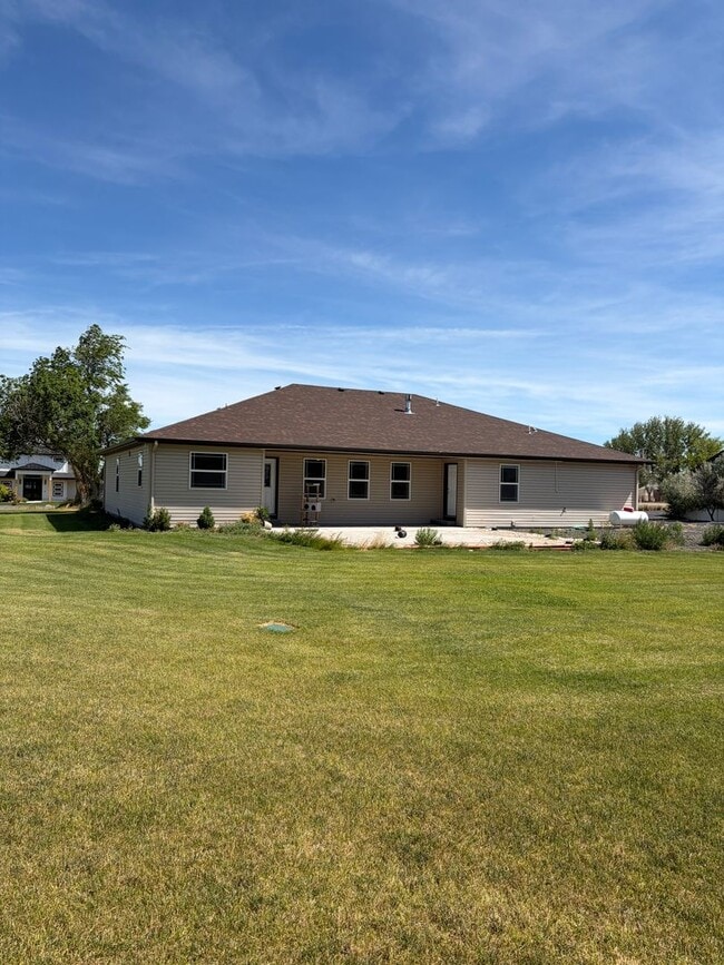 Building Photo - 2493 E 3769 N