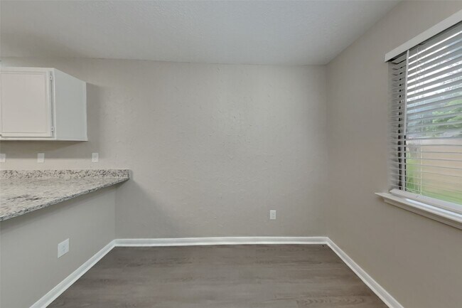 Building Photo - 28811 Stapleford St