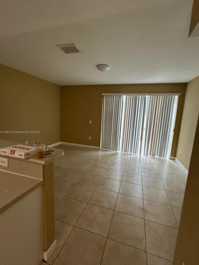 Building Photo - 152 SE 29th Ave