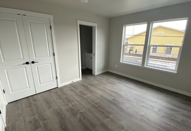 Foto del edificio - Modern 3-Bedroom Home Backing to Greenbelt in Meridian!