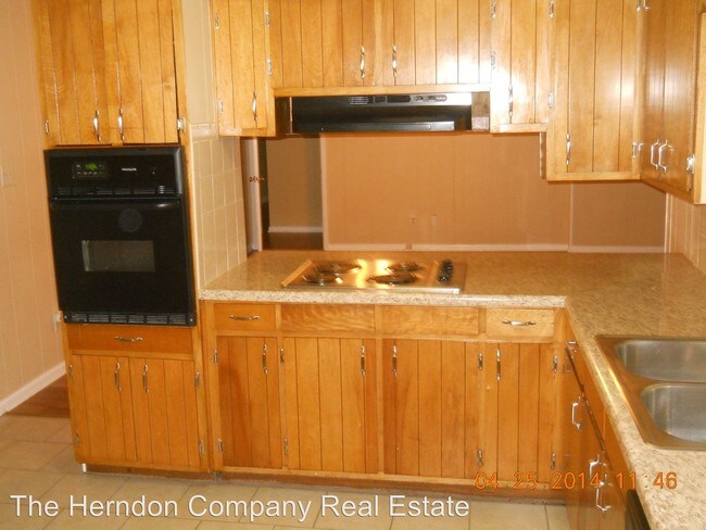 Building Photo - 1214 Linda Dr