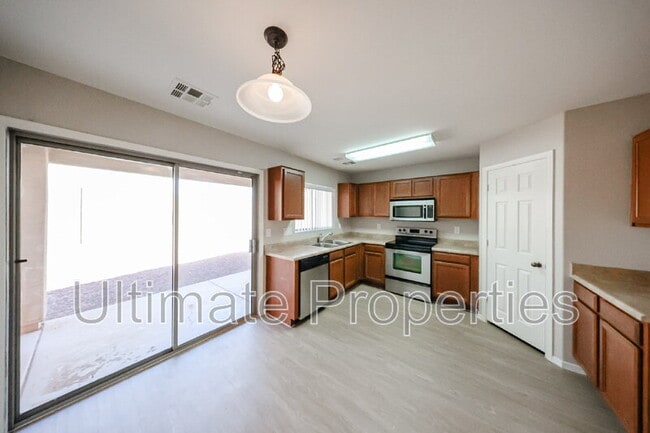 Building Photo - 21532 W Durango St