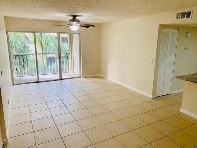 Building Photo - 1648 Sunny Brook Ln