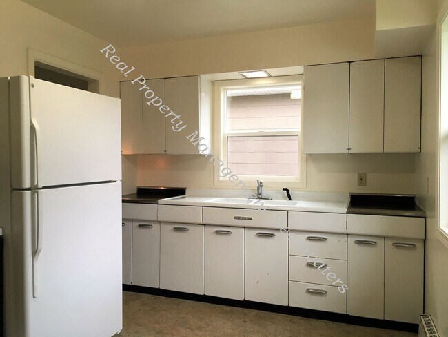 Foto del edificio - 820 E Broadway St