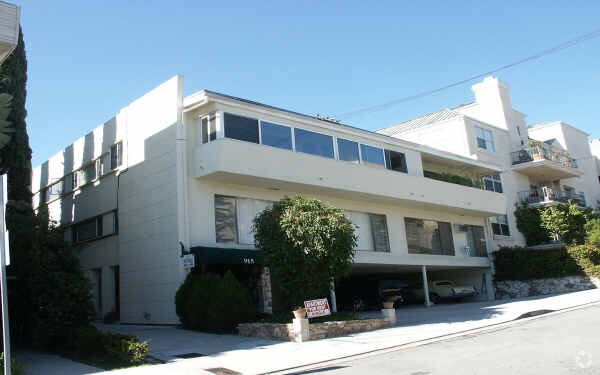 Primary Photo - 915-919 N Wetherly Dr