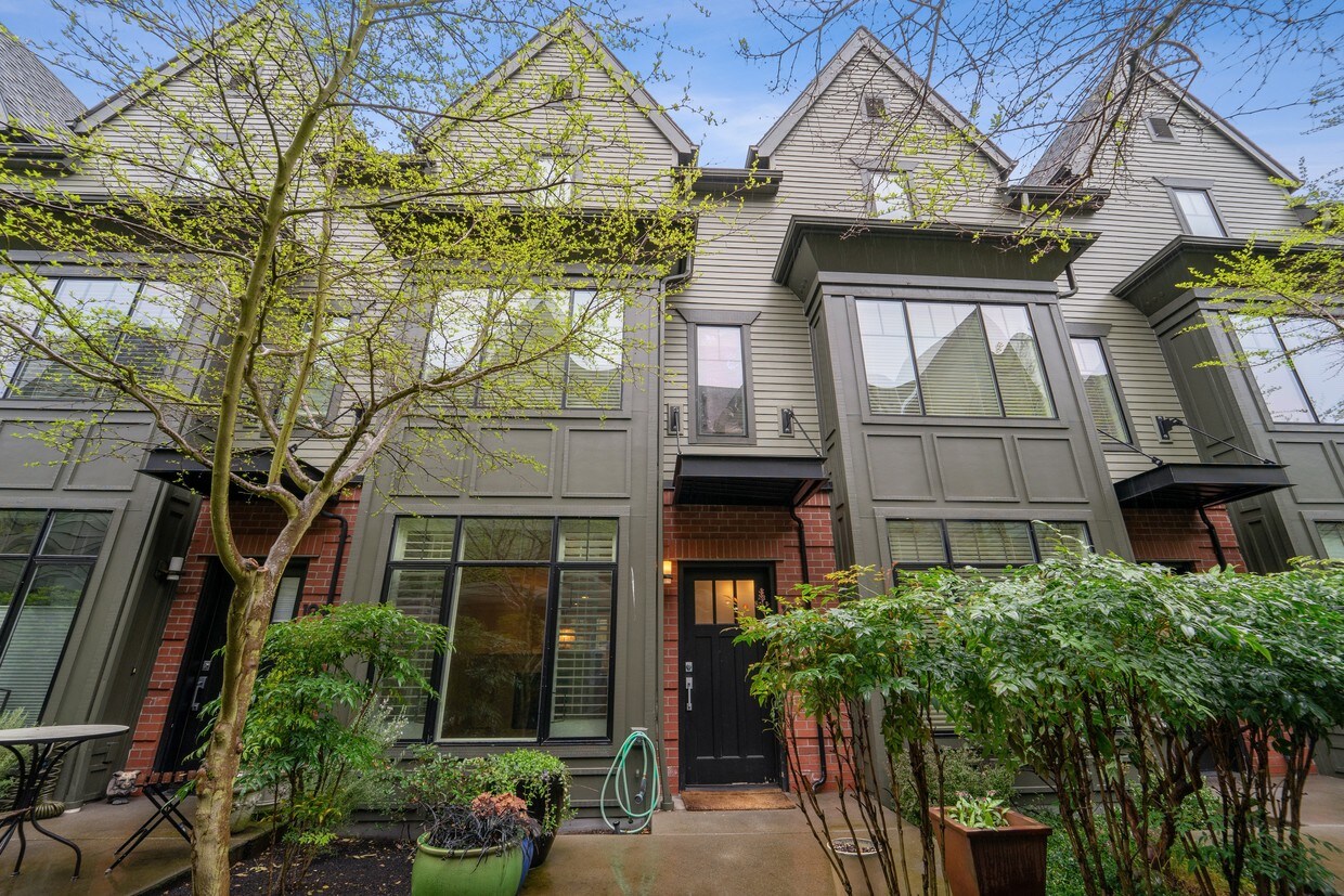 Primary Photo - 10595 NE 12th Pl
