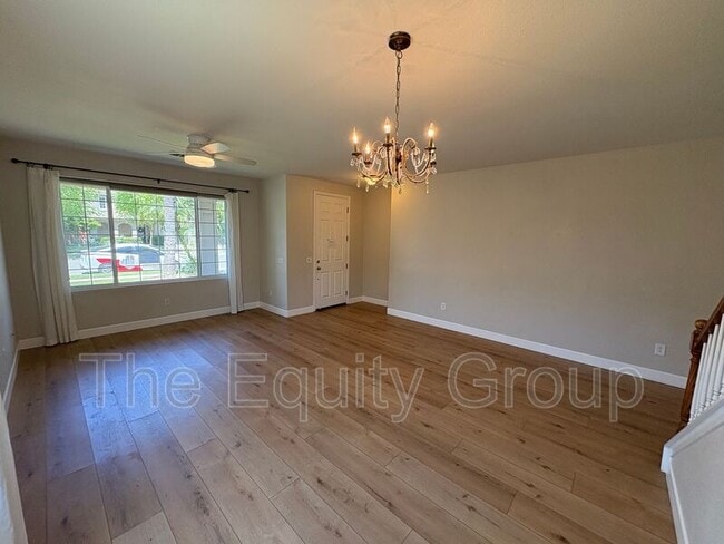 Building Photo - 5949 W Whitley Ave