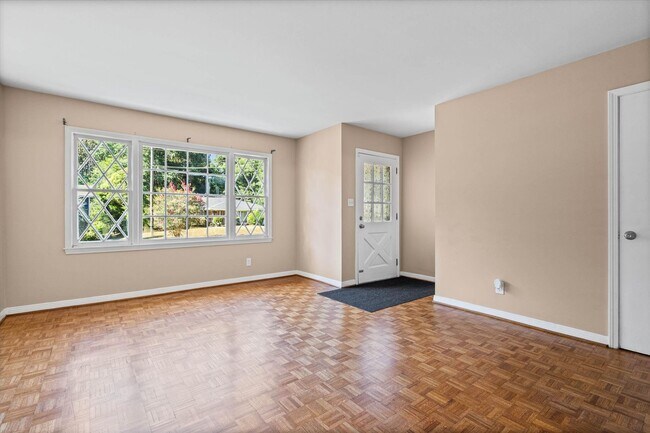 Foto del edificio - 5516 Brightwood Ln