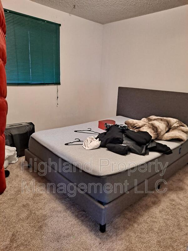 Foto del edificio - 1320 NW Hall Dr