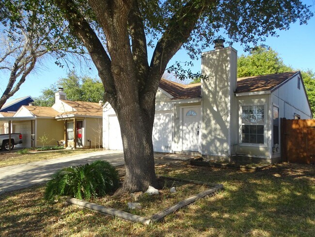 Foto del edificio - 9819 Valley Villa