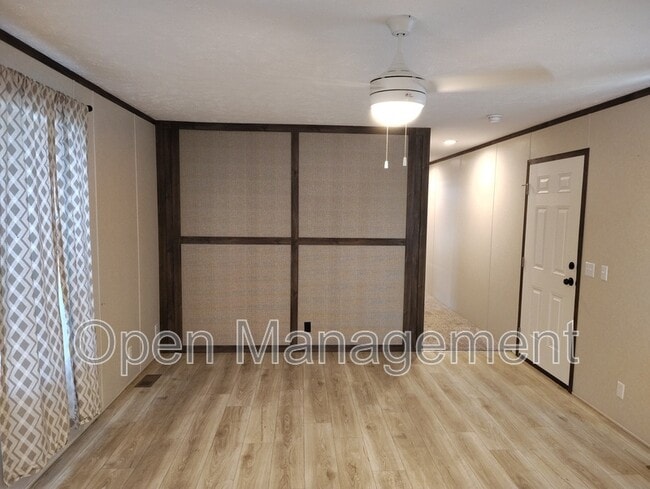 Building Photo - 215 Hazeldeane Dr