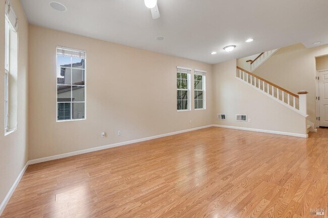 Foto del edificio - 2366 Taylor Mountain Pl