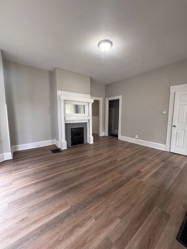 Foto del edificio - 821 Heaton St