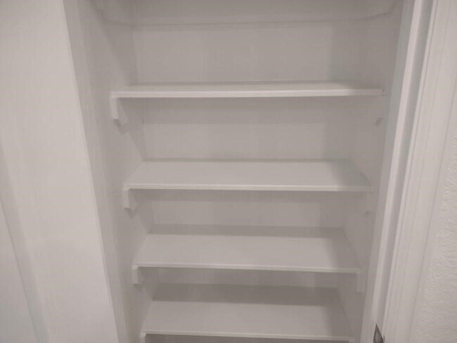 Building Photo - 1420 Cantabria Ct