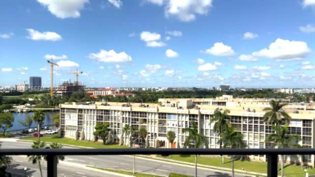 Foto del edificio - 600 Three Islands Boulevard