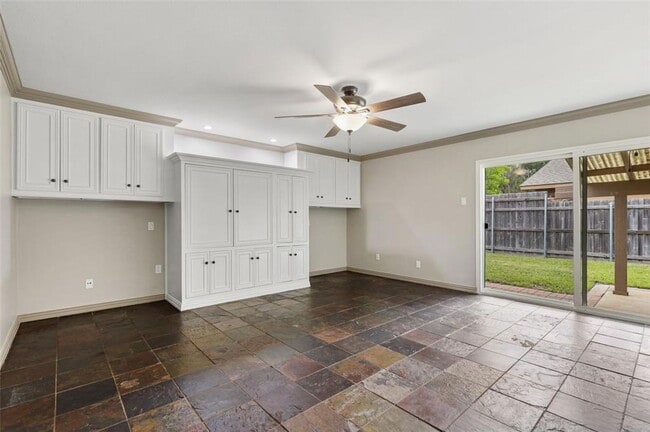 Building Photo - 5009 Pemberton Ln