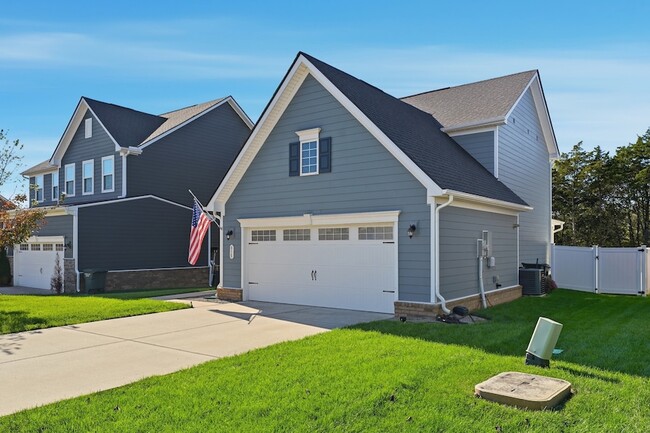 Building Photo - 838 Dean Dr