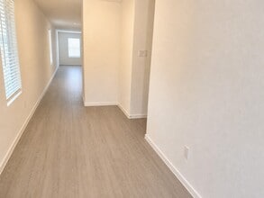 Building Photo - 1520 Sunset Rdg Dr