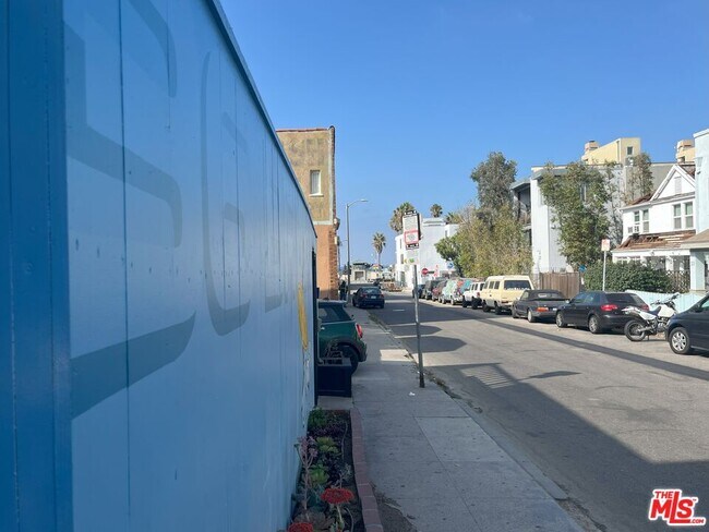 Foto del edificio - 36 Brooks Ave