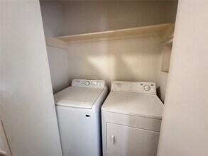 Building Photo - 10555 Turtlewood Ct