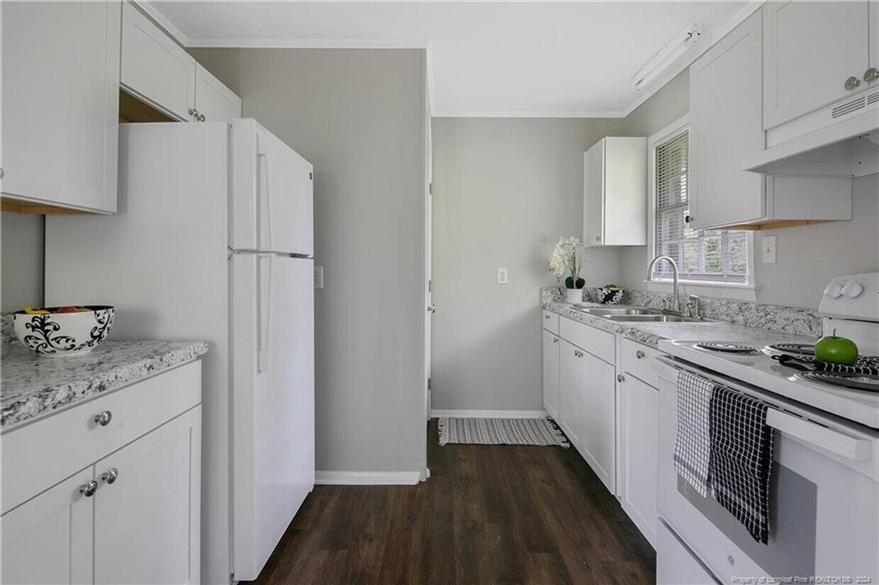 Foto principal - 4215 S Dowfield Dr