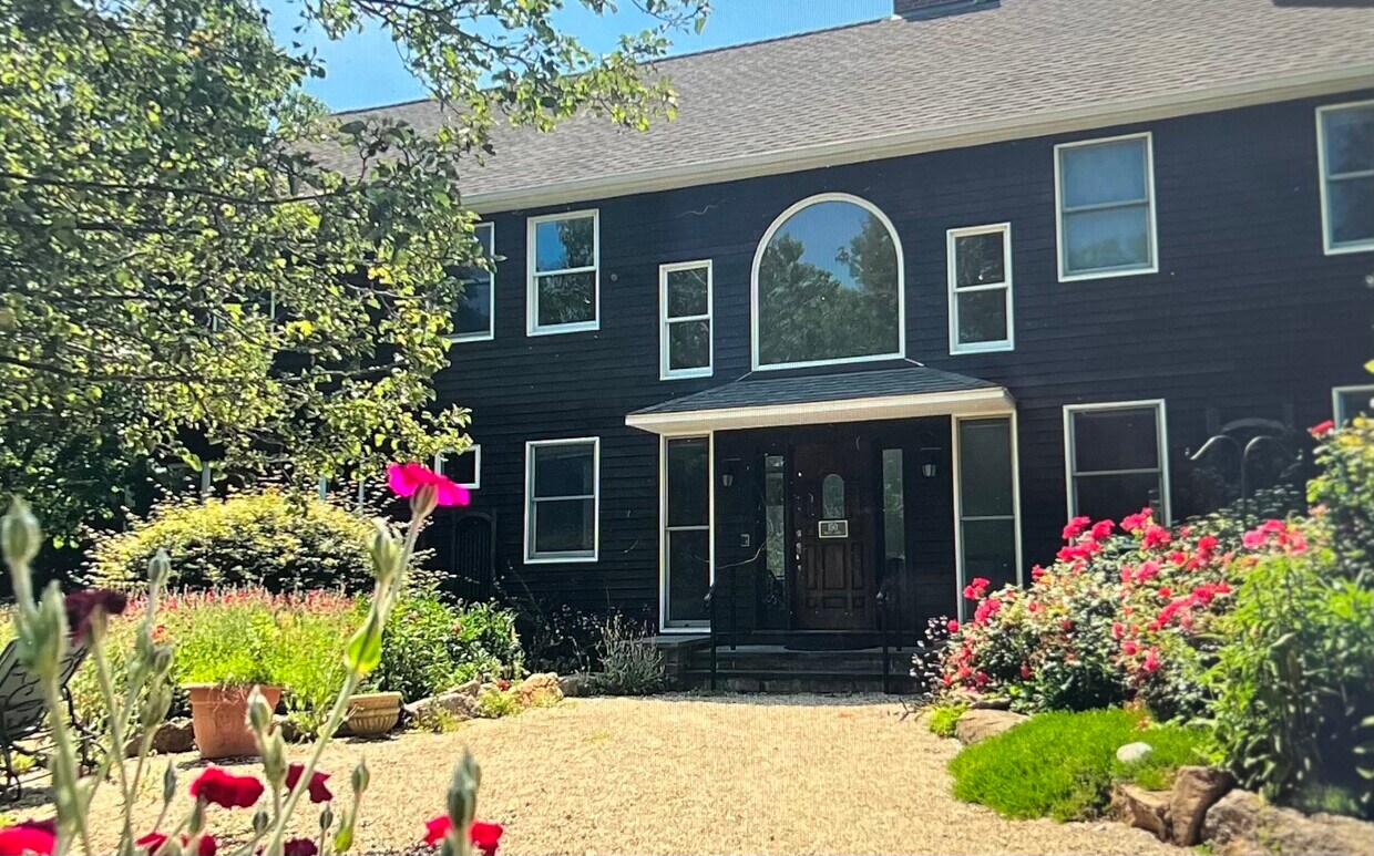 Foto principal - 150 West Ln