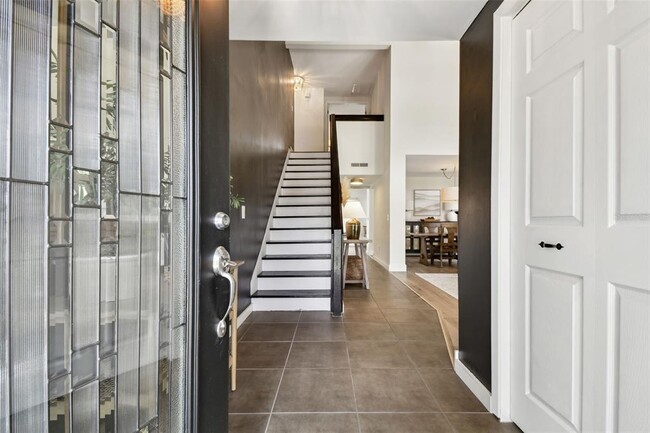 Foto del edificio - 4704 Deerwalk Ave